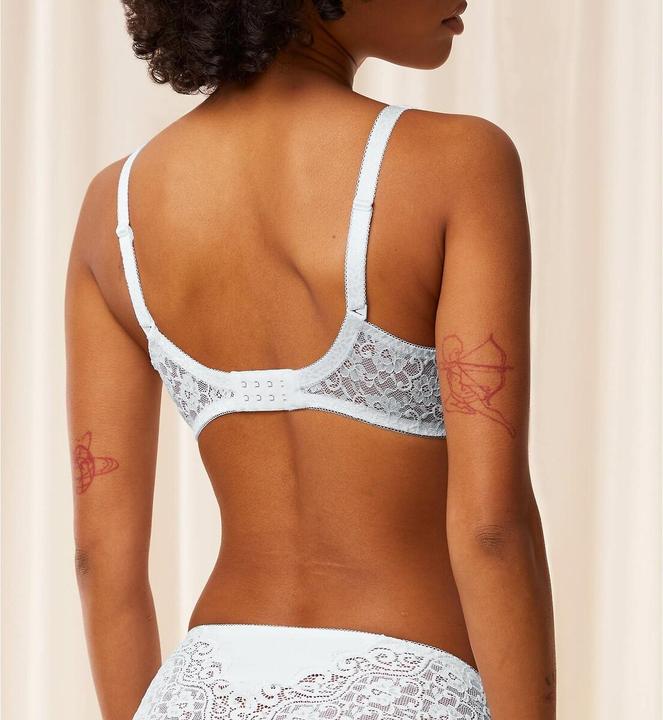 Actual product image Triumph Amourette WP (Single pack, 85 B)