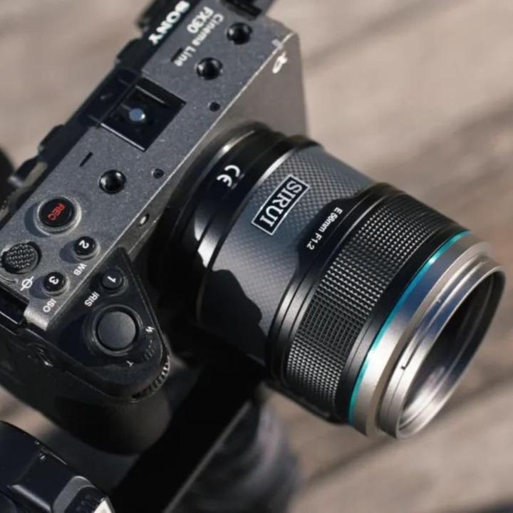 Image du produit Sirui Sniper 56mm F1.2 APSC Auto-Focus Lens (Sony E-Mount, Black, Carbon Fiber) (Sony E, APS-C / DX)