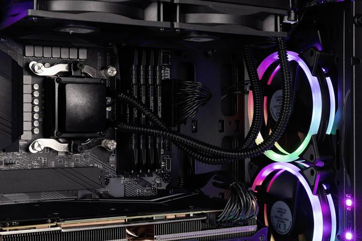 Actual product image Captiva R56-565 (2000 GB, 32 GB, AMD Ryzen 7 3700X, GeForce RTX 3070)