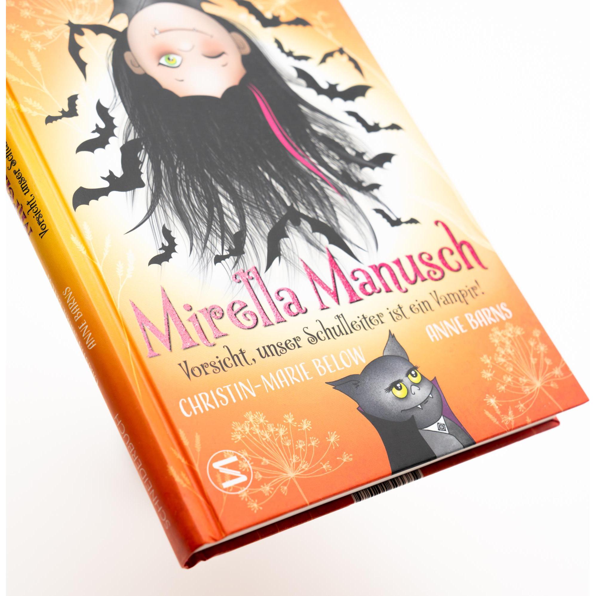 Thumbnail - Mirella Manusch − Vorsicht, unser Schulleiter ist ein Vampir!, Kinderbücher von Anne Barns, Christin-Marie Below