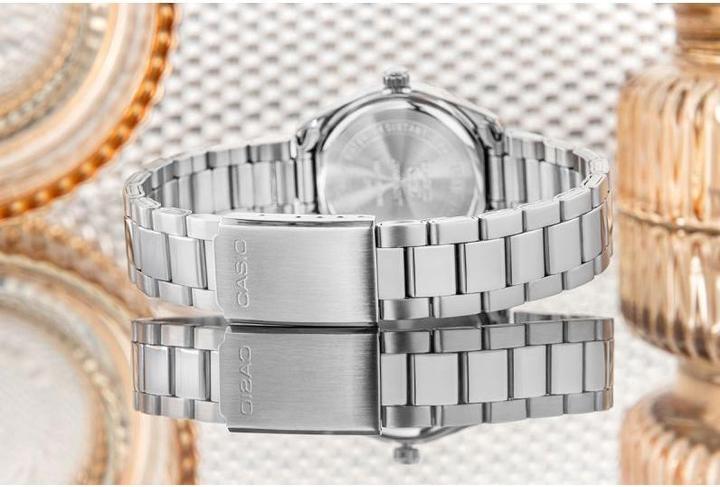 Actual product image Casio LTP-1302D-1A1VEF (Analogue wristwatch, 34.50 mm)