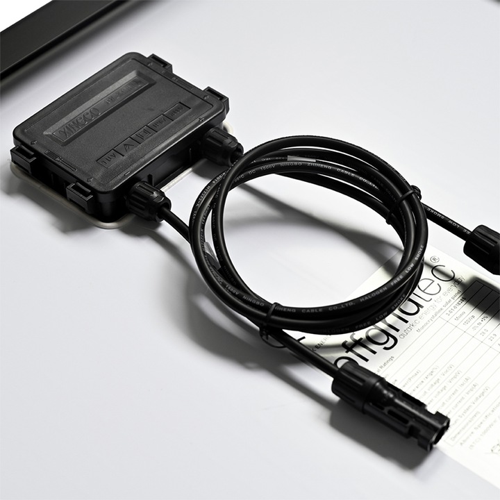 Actual product image Offgridtec ® Autark Pro L 300W solar system - 2000W AC power 200Ah LiFePO4 battery (150 W)