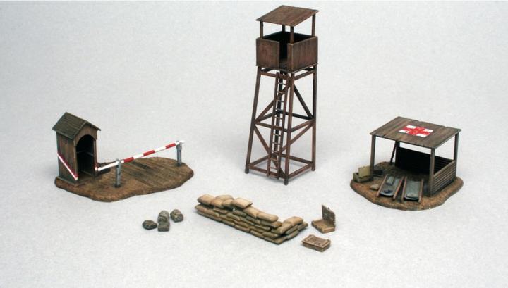 Actual product image Italeri Accessories (Fountain, command post et