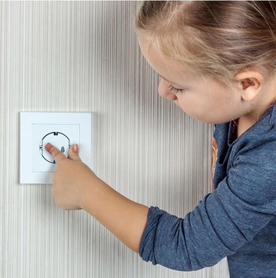 Actual product image Reer rotatable socket caps