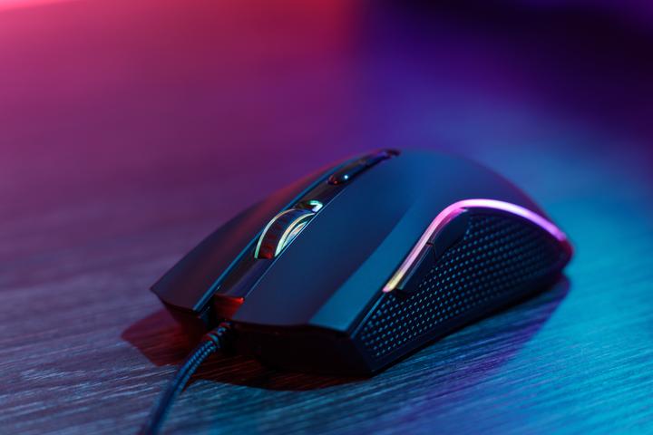 Actual product image SureFire Hawk Claw Gaming 7-Button Mouse with RGB (Cable)
