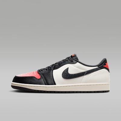 Produktbild Jordan 1 Retro Low OG PSG Paris Saint-Germain (45)