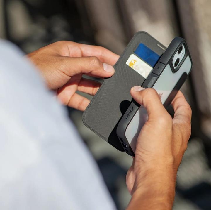 Immagine prodotto Raptic iPhone 15 Pro - Urban Folio schwarz - Outdoor Flip Etui (Apple iPhone 15 Pro)