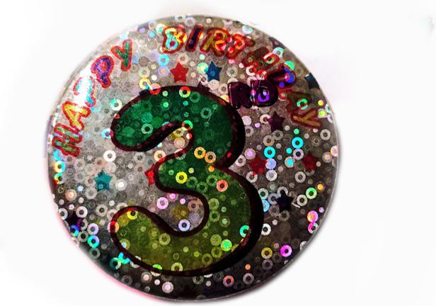 Produktbild Generic Glitzer Abzeichen 3 Geburtstag