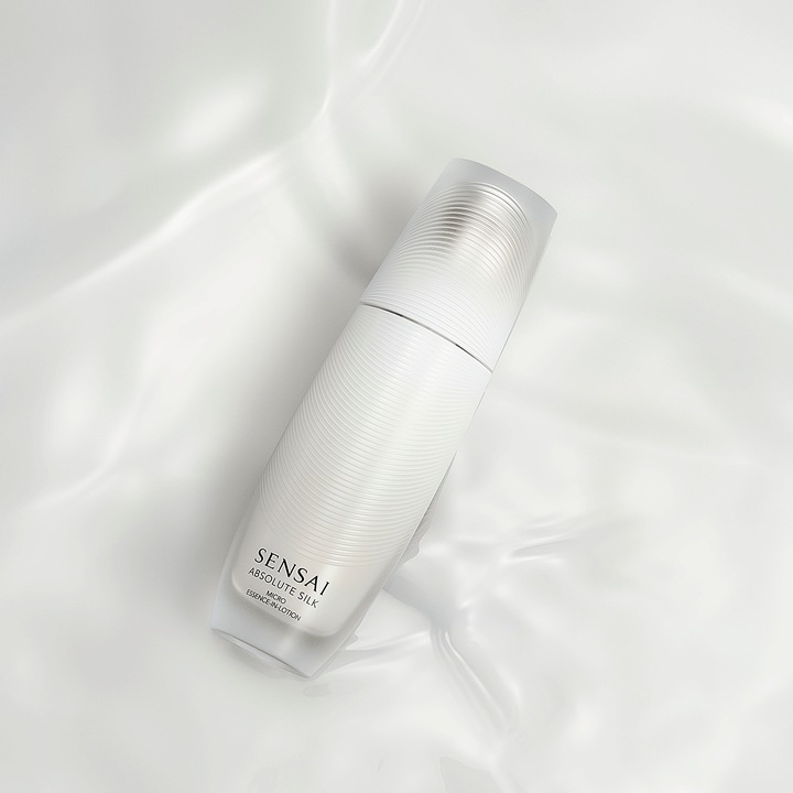 Actual product image Sensai Kanebo Silk Absolue Silk Micro Ess in Lotion (125 ml)