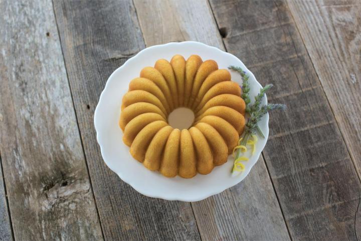 Immagine prodotto Nordic Ware Elegant Bundt Pfanne 58677 (23.40 cm)