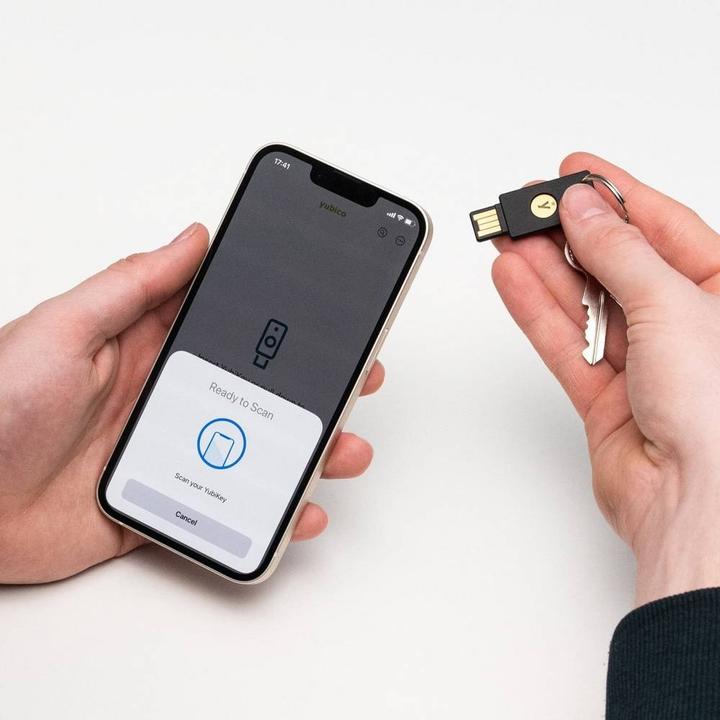 Actual product image Yubico YubiKey 5 NFC