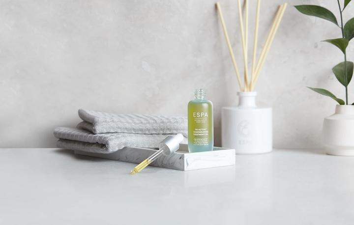 Actual product image Espa TriActiveTM Regenerating Nourishing Facial Oil 30ml Organic Retinol Agedefying Menopausefriendly (30 ml, Face oil)