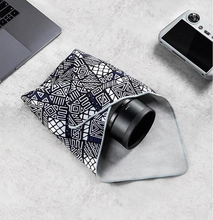 Image du produit Pgytech Protective Wrap (geek) (Sac à bandoulière pour appareil photo, 0.66 l)