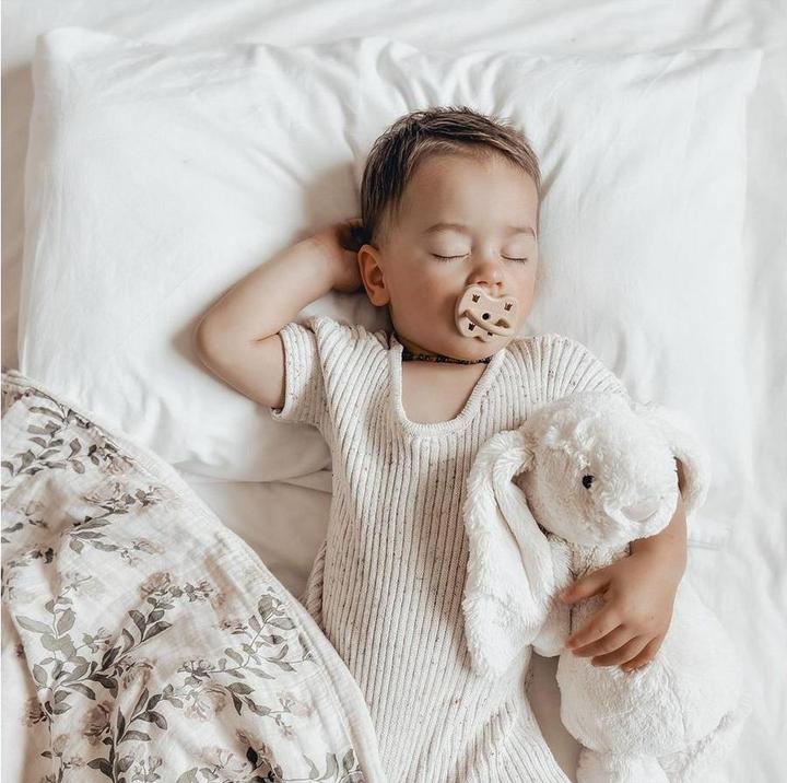 Actual product image Hevea Natural rubber soother, Sandy Nude, orthodontic (1 x, 3 - 36 M.)