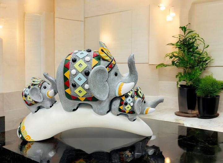 Actual product image GuGus Decorative elephant group