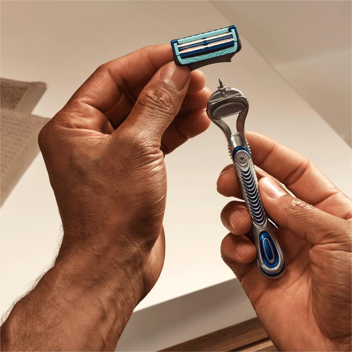 Actual product image Gillette SkinGuard Sensitive (8x)
