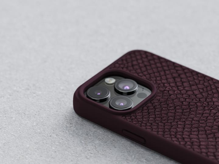 Actual product image Njord Salmon Leather Magsafe Case for iPhone 15 Pro Max, Rust (Apple iPhone 15 Pro Max)