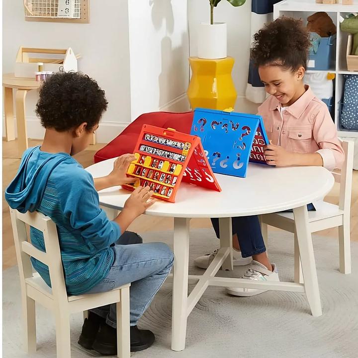 Actual product image Hasbro Gaming Who is it? (French, 2 Players)