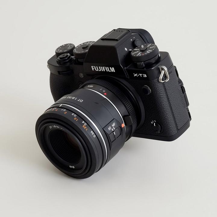 Actual product image Urth Lens Mount Adapter: Compatible with Sony A (Minolta AF) Lens to Fujifilm X Camera Body
