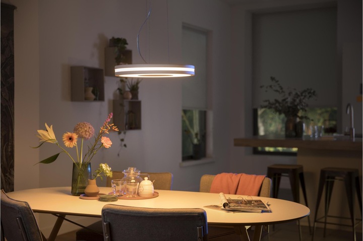 Immagine prodotto Philips Hue La tinta è la base (3000 lm)