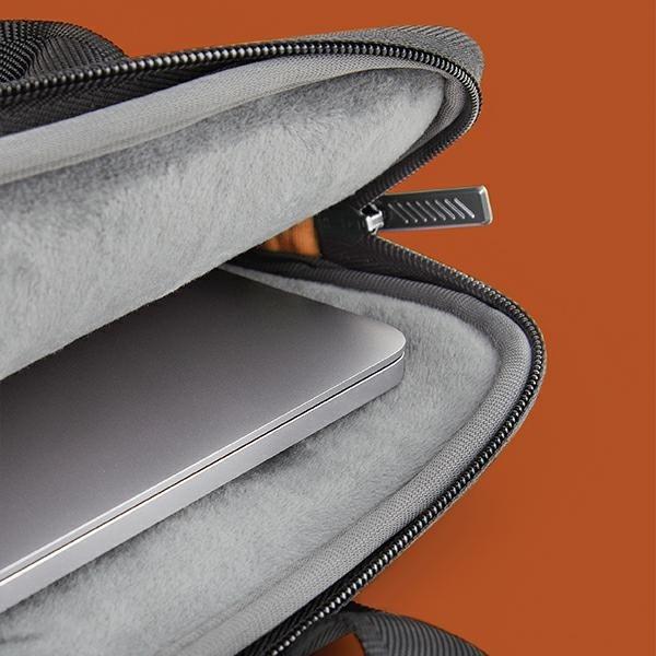 Produktbild Uniq Stockholm Laptop Sleeve (16")