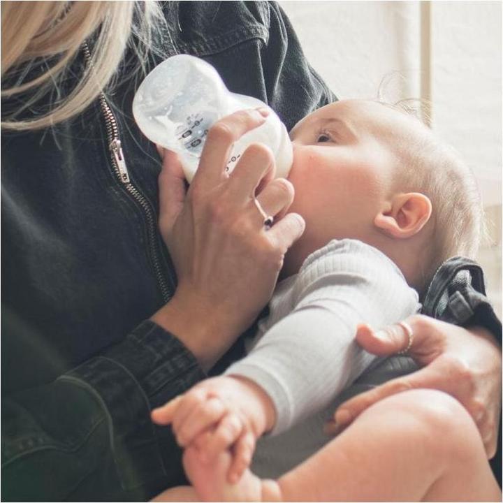 Image du produit Tommee Tippee Tétine Easi-Vent Embout pour biberon Rond Débit rapide