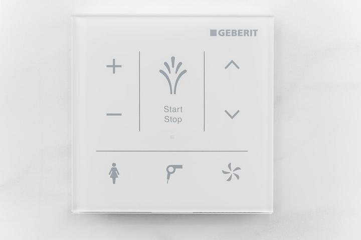 Produktbild Geberit AquaClean bedieningspaneel wand Mera 9.3x9.3cm t.b.v. AquaClean douchewc glas wit