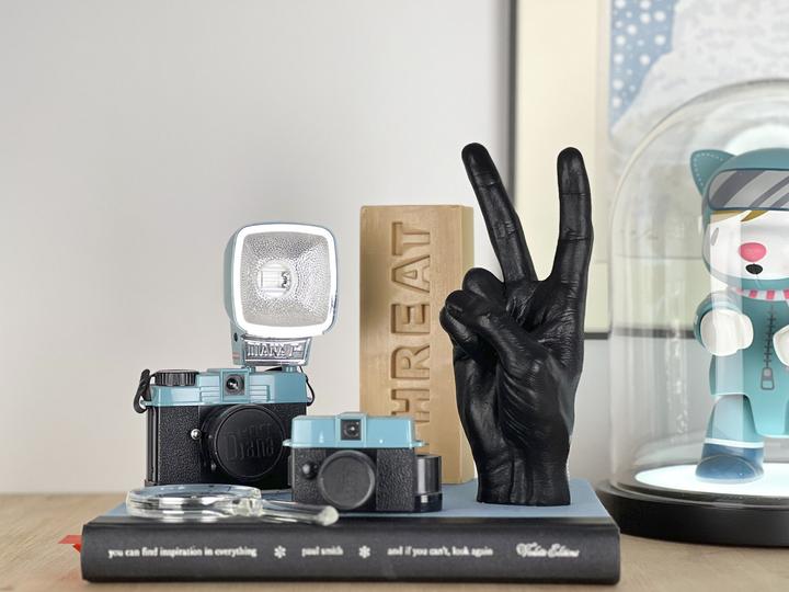 Immagine prodotto Bitten Peace Sculpture Black