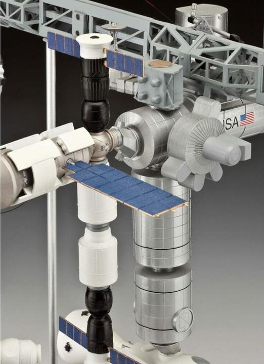 Actual product image Revell Space Station