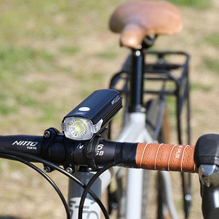 Immagine prodotto CatEye AMPP2200 Scheinwerferrad - Fahrradbeleuchtung max.2200 Lumen -Markendauer 1 bis 60 Stunden -U (2200 lm)
