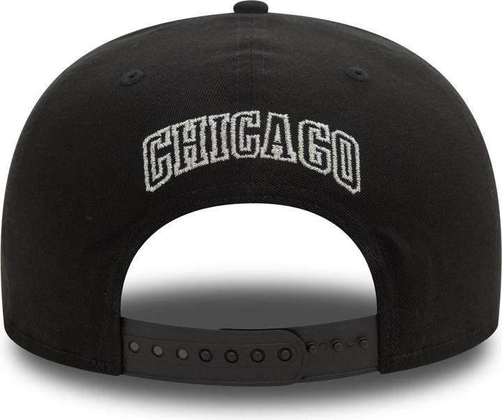 Actual product image New Era 9Fifty Snapback Cap CHAMPIONS Chicago Bulls - S/M (S, M)