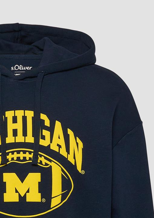 Produktbild s.Oliver Sweatshirt Kapuzen-Sweatshirt im Modern Fit mit College-Artwork (M)