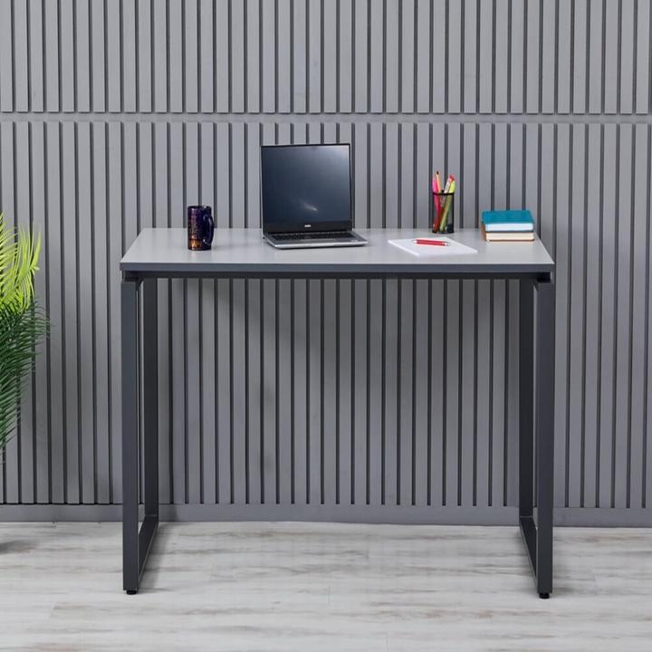 Produktbild Mmx metal Schreibtisch aus Metall, Hellgrau farbene Platte und schwarzes Gestell, Computertisch, ein (140 x 70 x 73 cm)