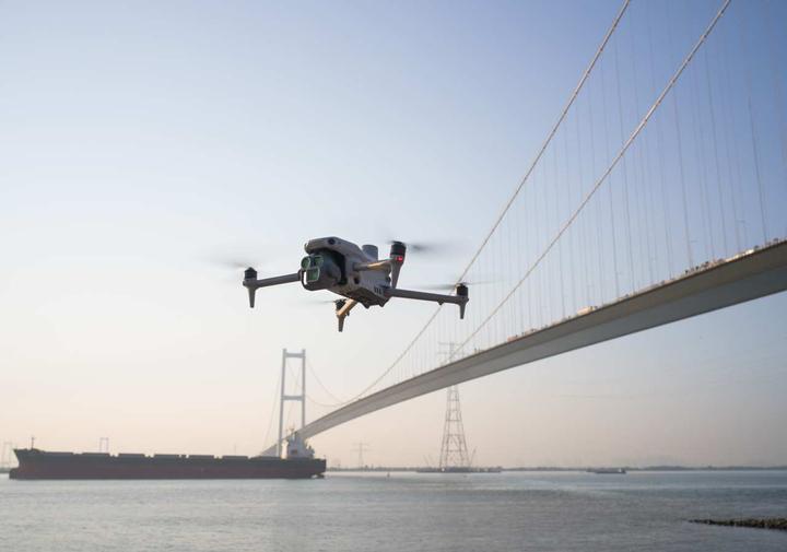 Image du produit DJI Matrice 4E (UE) (1219 g, 20 Mpx)