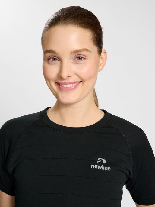 Actual product image Newline Nwlriverside Seamless T-Shirt S/S Woman (XS)