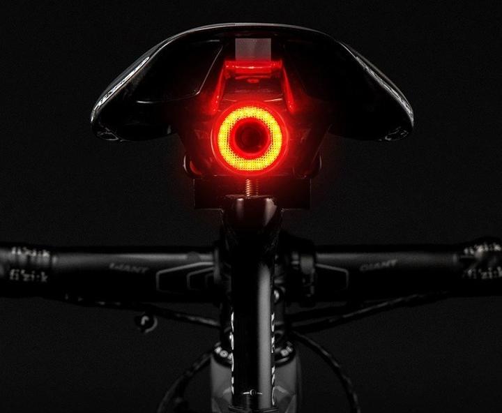Productafbeelding Rockbros Q5 fietsachterlicht met intelligent stopsysteem - zwart (60 lm)