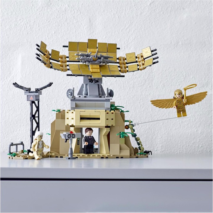 Actual product image LEGO Wonder Woman vs. Cheetah (76157, LEGO DC)
