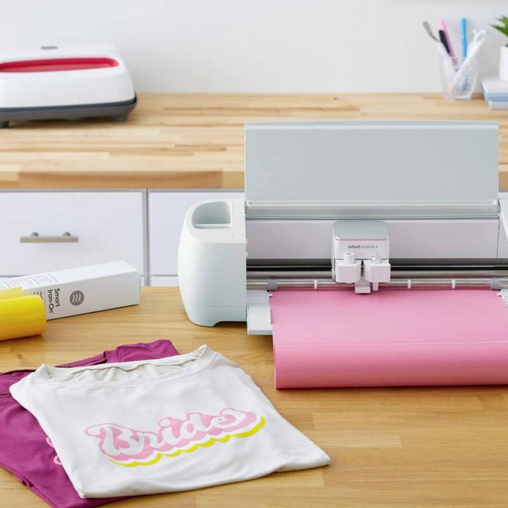 Produktbild Cricut Explore 3 + Starter-Bundle Schneideplotter Schnittbreite 305mm