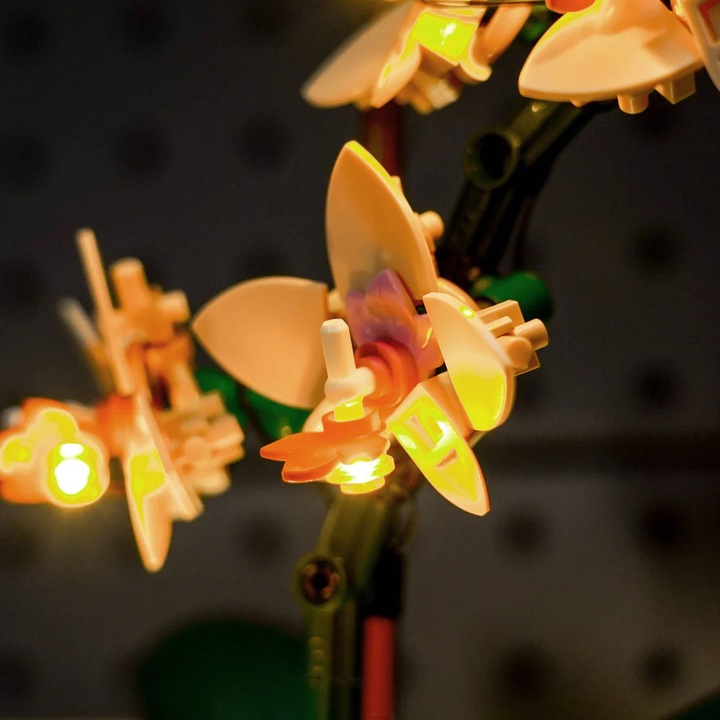 Actual product image BrickBling LED Licht Set für LEGO Mini-Orchidee (10343)