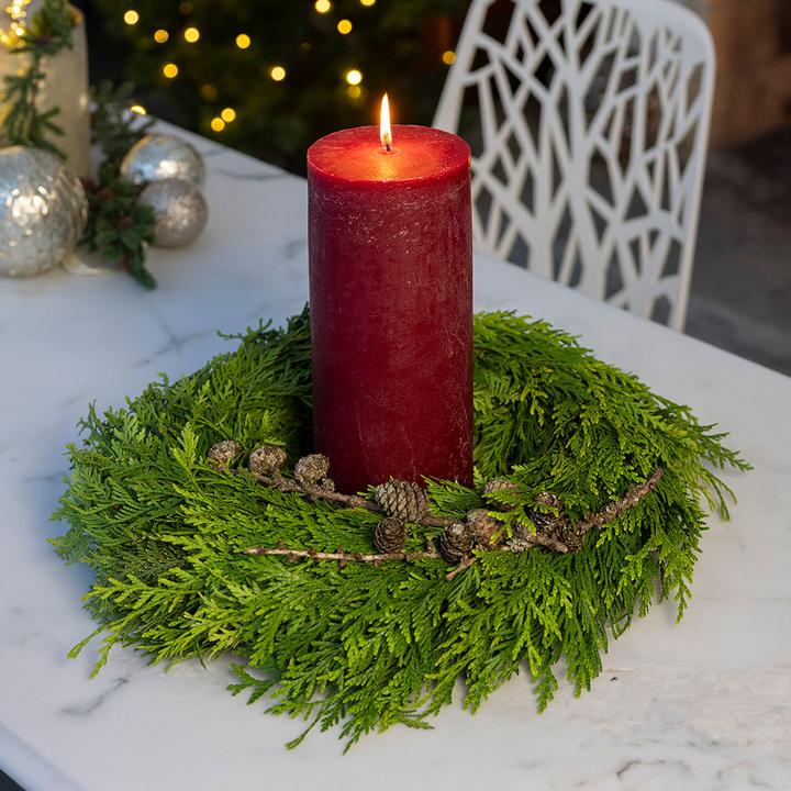 Image du produit VEG and the City Couronne de l'Avent en mélèze - bougie rouge vin (35 cm)