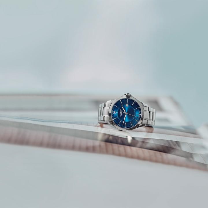 Actual product image Victorinox coalition (Analogue wristwatch, 40 mm)