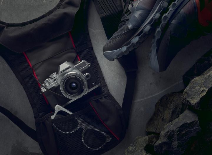 Actual product image Olympus OM-D E-M10MK IV Kit Special Edition + 14-150 (14 - 150 mm, 20.30 Mpx, 4/3)