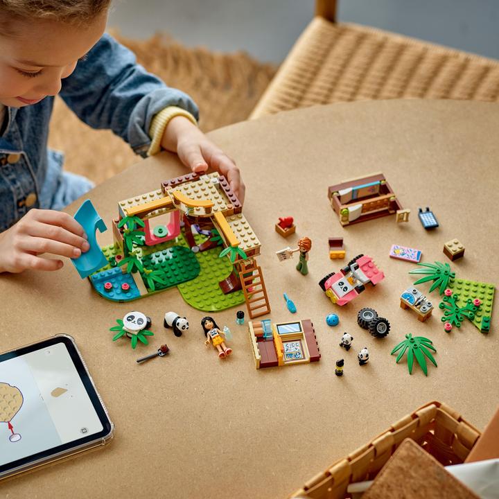 Actual product image LEGO Panda-Pflegestation (42648, LEGO Friends)
