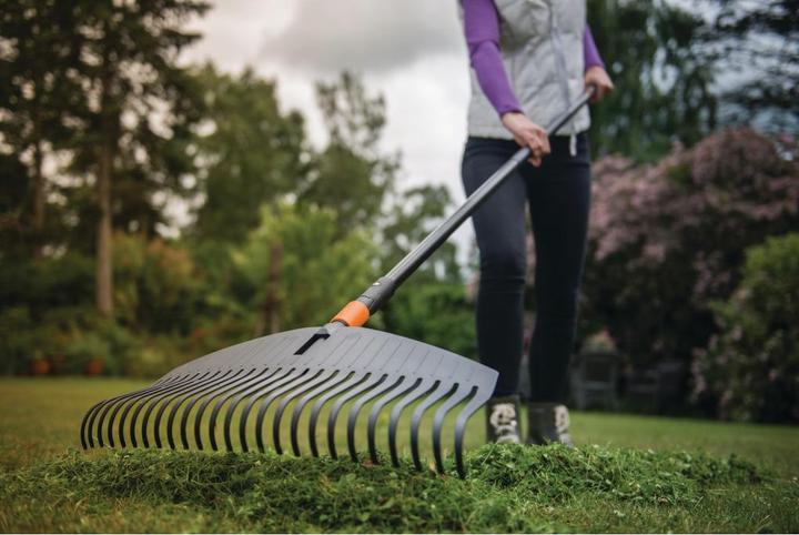 Actual product image Fiskars Rake broom