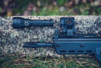 Immagine prodotto Skilhunt Montagehalter für eine 20 mm Schiene für MT-P2 Taschenlampen