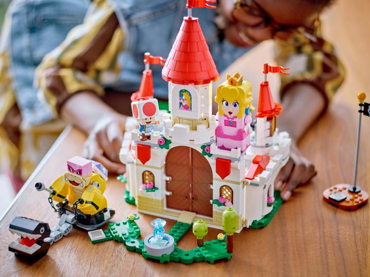 Produktbild LEGO Battle with Roy at Peach's Castle (71435, LEGO Super Mario)