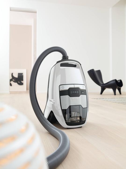 Actual product image Miele Blizzard CX1 Comfort XL SKMF5