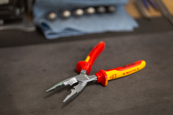 Actual product image Knipex Pliers for Electrical Installation (200 mm)