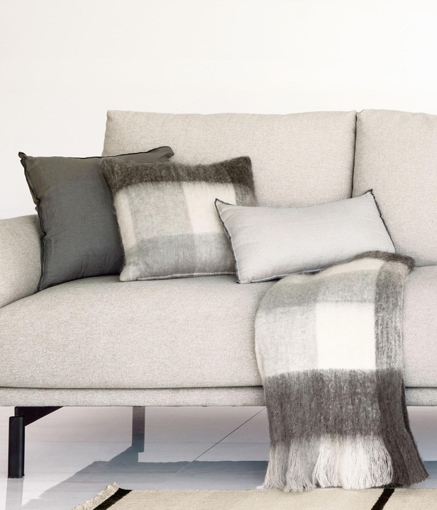Actual product image Kave Home Catarina (45 x 45 cm)