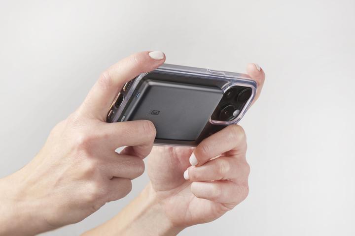 Produktbild Cellularline Cellular Line Power Bank 5000mAh MagSafe Grau (5000 mAh, 20 W, 18.50 Wh)